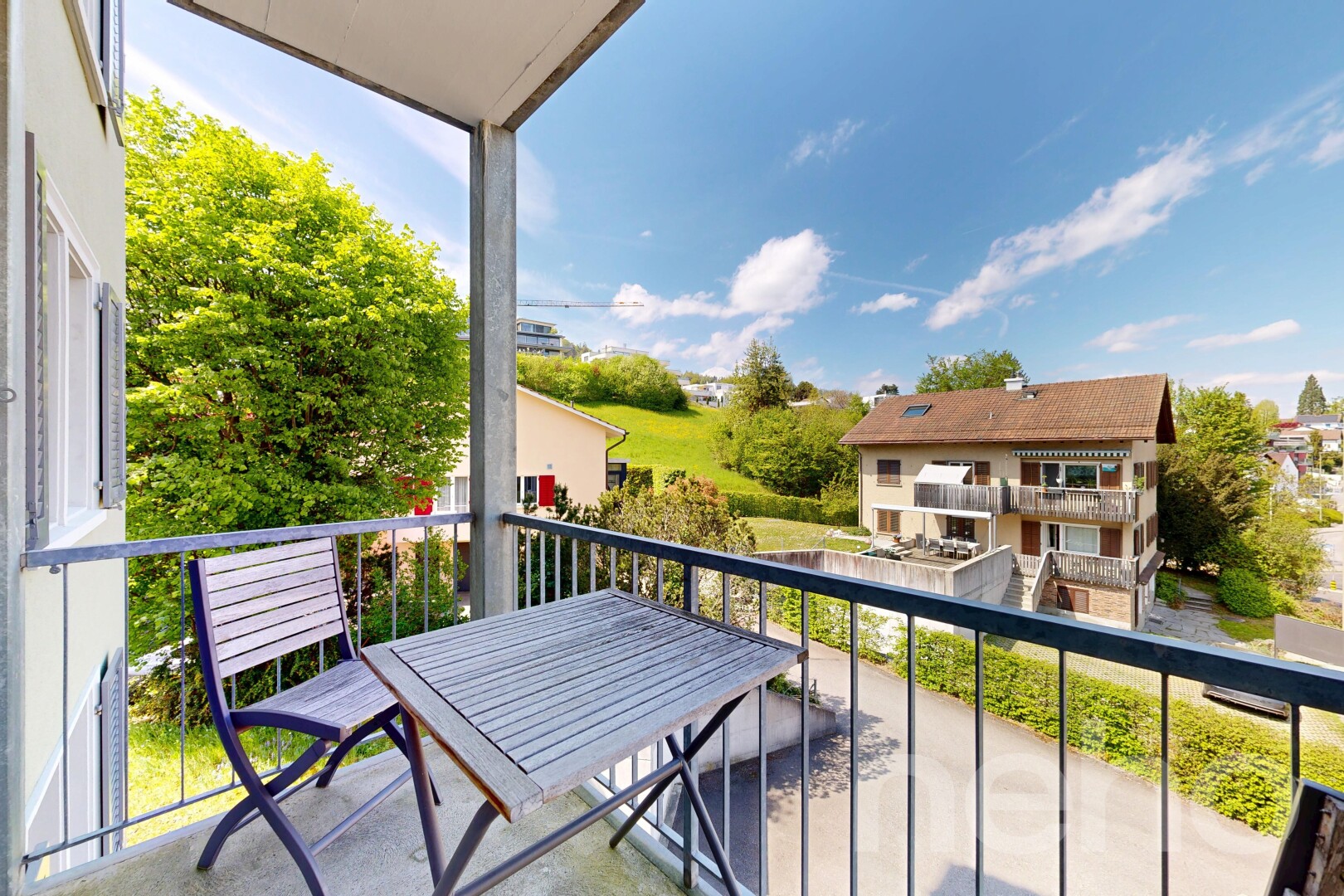 balkon mit balkon, day time, und from property