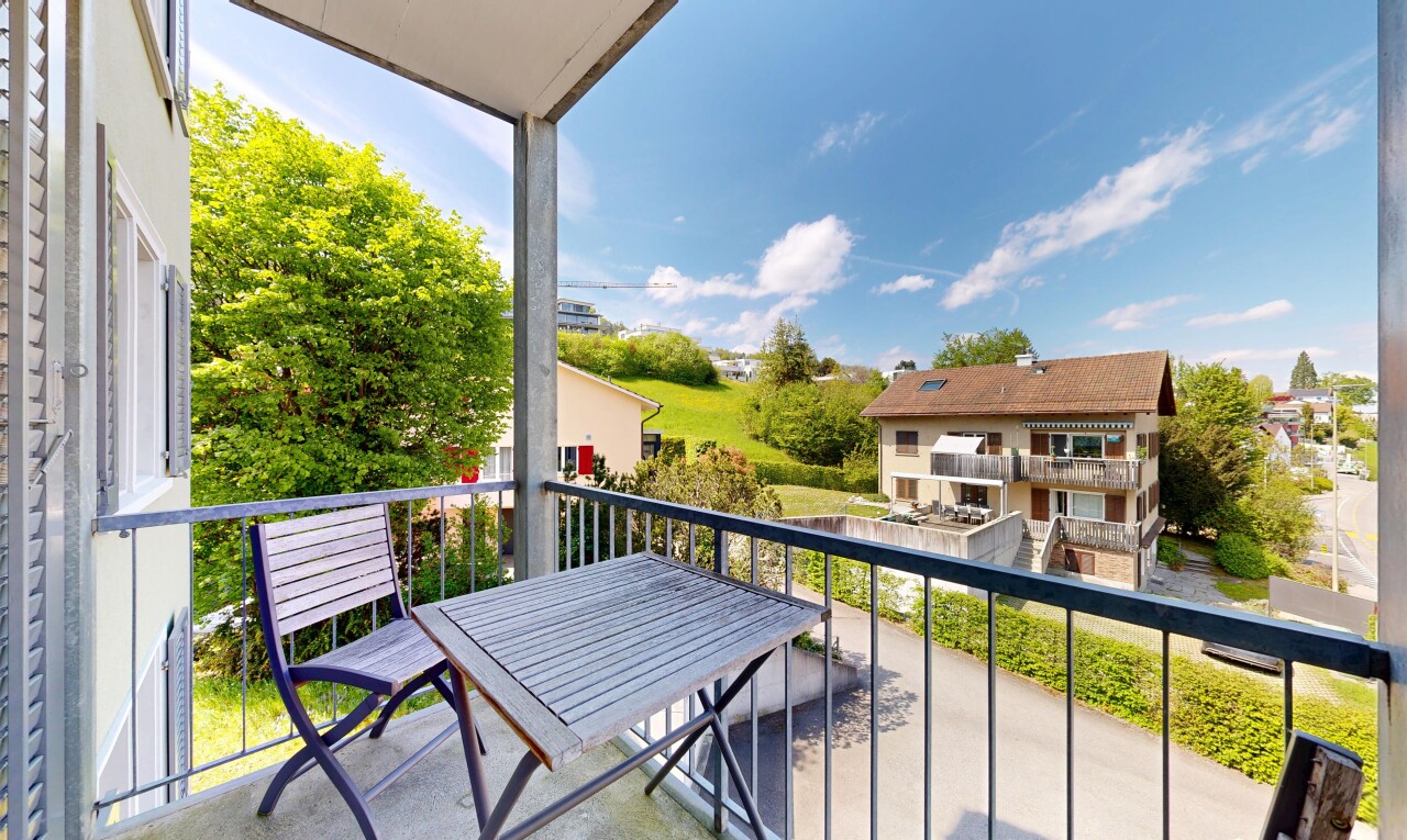 balkon mit balkon, day time, und from property