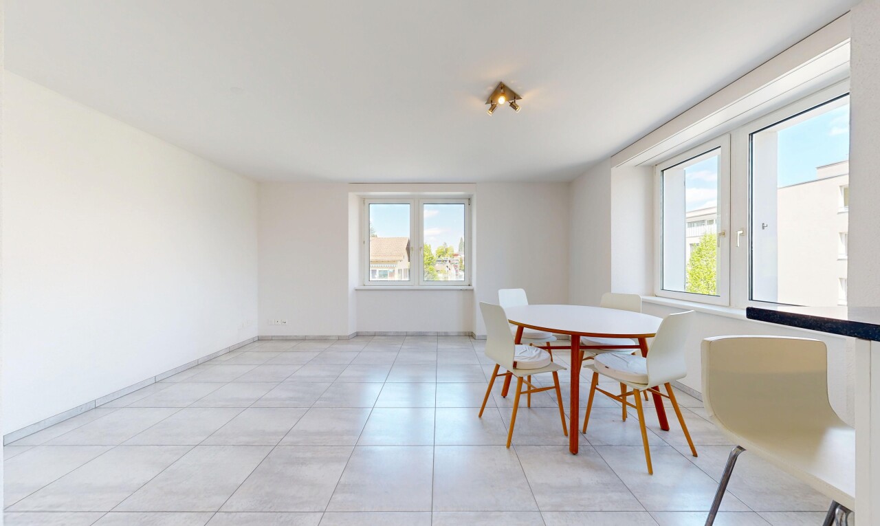 esszimmer mit day time, drywall, gipskartonwand, inside property, und natural light