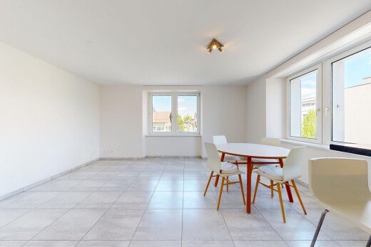 esszimmer mit day time, drywall, gipskartonwand, inside property, und natural light