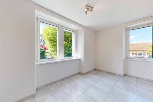 leerer raum mit drywall, gipskartonwand, inside property, day time, und natural light