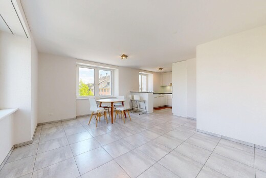 esszimmer mit light floor, drywall, gipskartonwand, inside property, und natural light