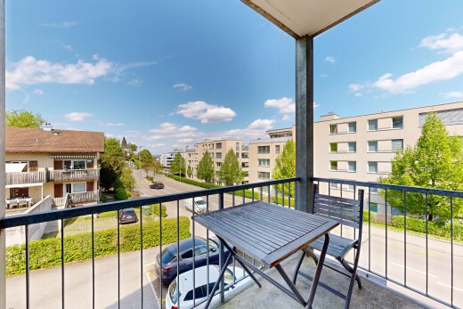balkon mit from property, apartment complex view, balkon, day time, und grill