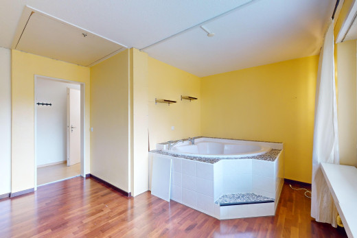 innenraum mit parkettboden