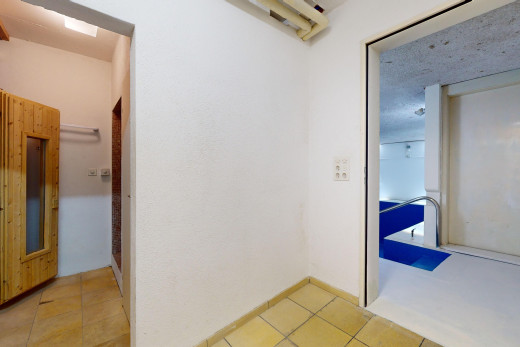 halle / korridor mit fliesenboden