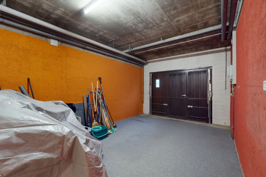 zimmer / schlafzimmer mit teppich