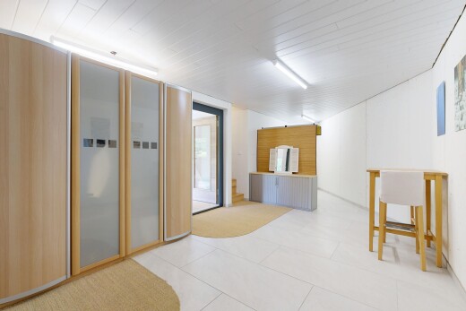 espace intérieur avec inside property, light floor, cloison sèche, et drywall