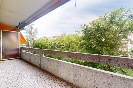 balcon avec balcon et from property