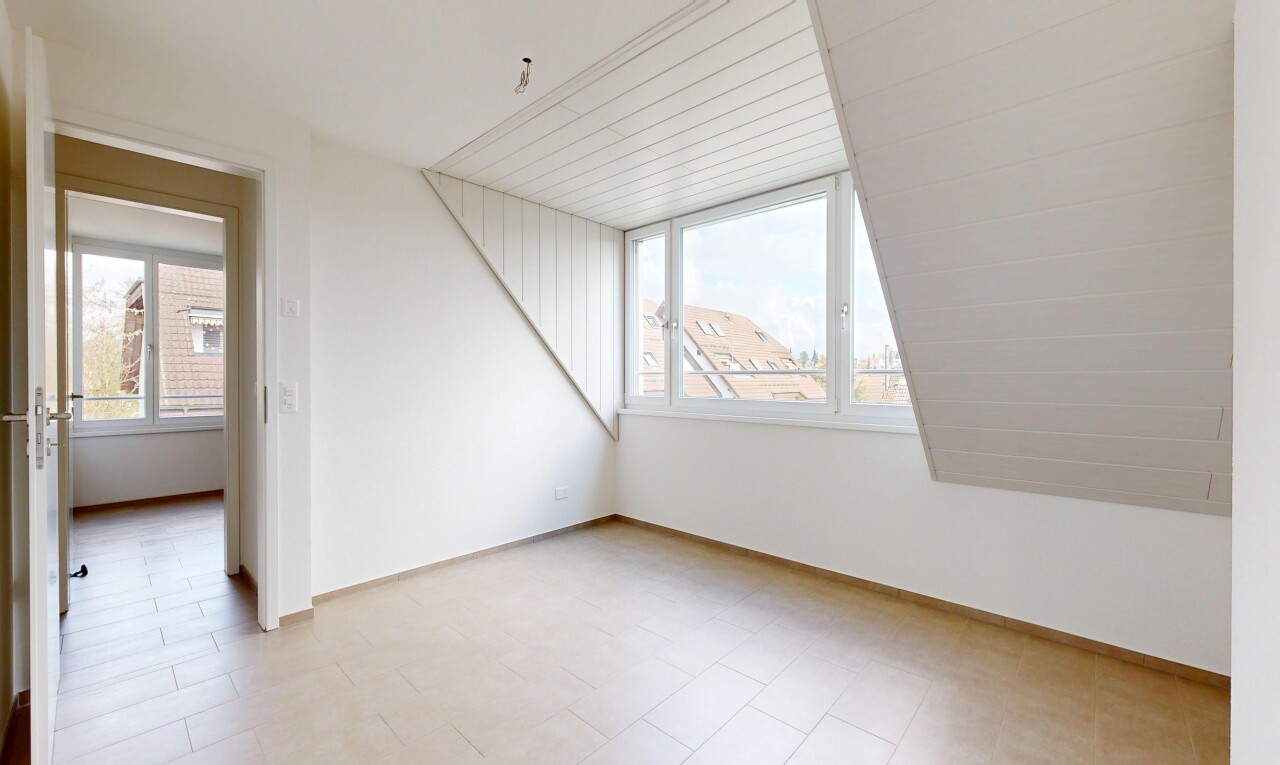 leerer raum mit gipskartonwand, drywall, inside property, natürliches licht, und natural light