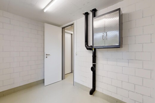 leerer raum mit finished concrete floor, betonblockwand, concrete block wall, betonboden, und concrete floor