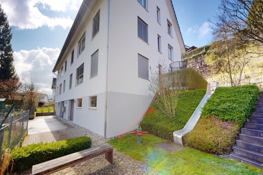 außenansicht mit zaun, apartment complex view, blick auf wohnanlage, from community, und day time