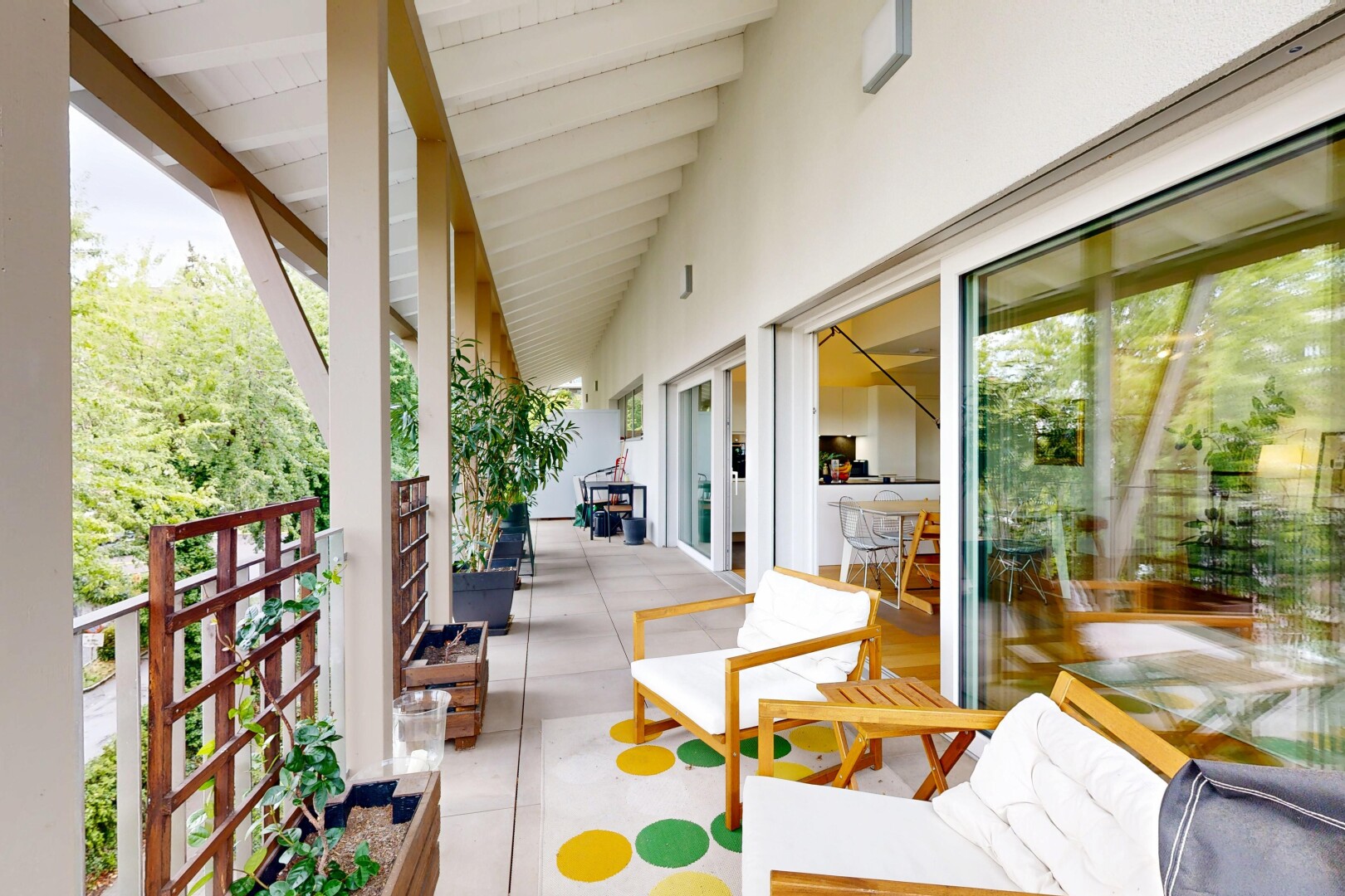 terrasse avec porche et from property