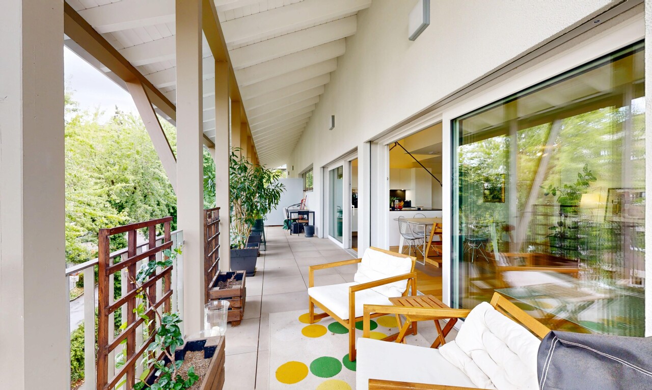 terrasse avec porche et from property