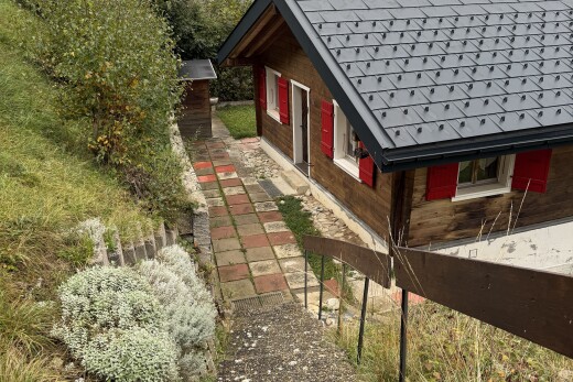außenansicht mit horizontale verkleidung, holzverkleidung, und property visible
