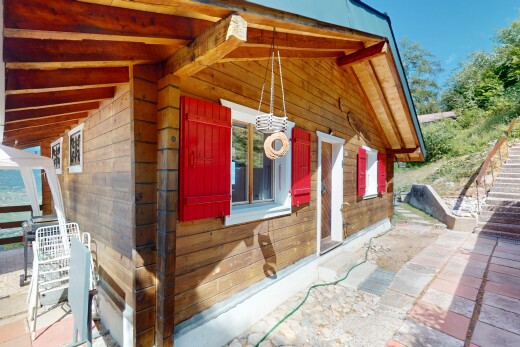 außenansicht mit property visible, horizontale verkleidung, day time, und holzverkleidung