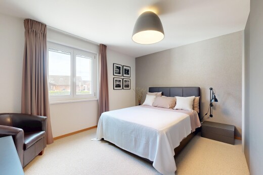 chambre avec inside property, lumière naturelle, natural light, moquette, et carpet