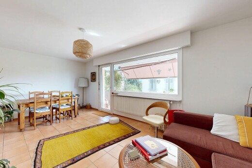 wohn- / esszimmer mit inside property, drywall, gipskartonwand, natural light, und natürliches licht