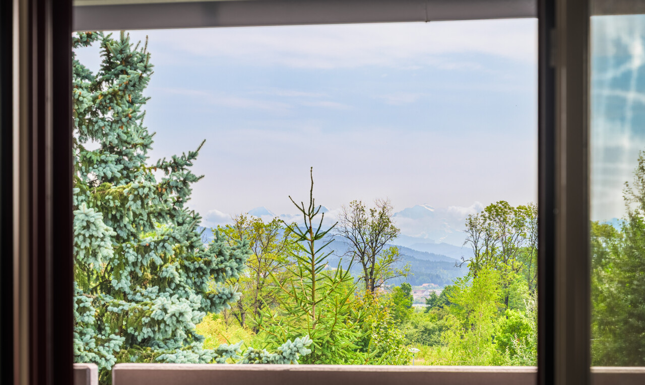 balkon mit inside property, balkon, day time, mountain view, und blick auf die berge