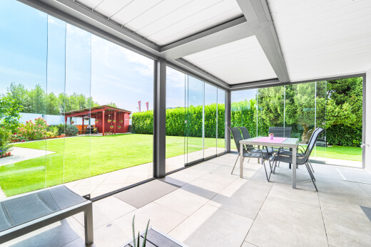 terrasse avec pelouse, from property, terrasse, et day time
