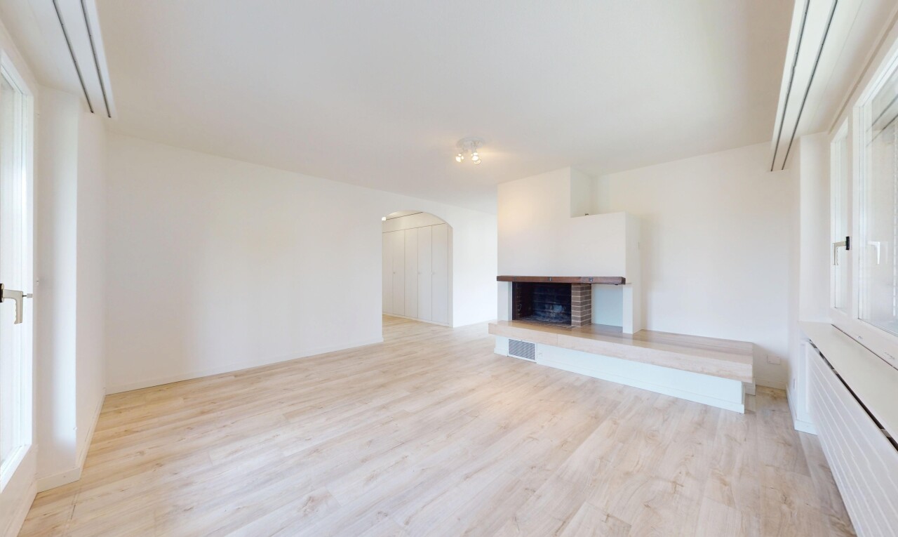 wohnzimmer mit holzfußboden, wood finish floor, gipskartonwand, drywall, und inside property