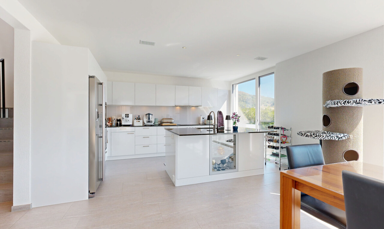 küche mit light floor, flat panel cabinets, schränke mit flachen paneelen, full kitchen, und l shaped kitchen