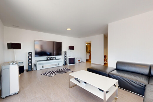 living area featuring recessed lighting and light wood-style floors