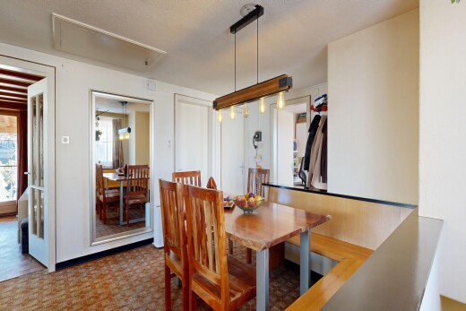 esszimmer mit inside property, gipskartonwand, drywall, natürliches licht, und natural light