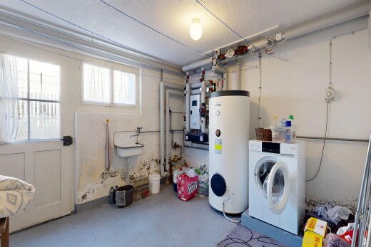 wäschekammer mit betonboden, concrete floor, wäscherei, tumbler, und wasserkocher