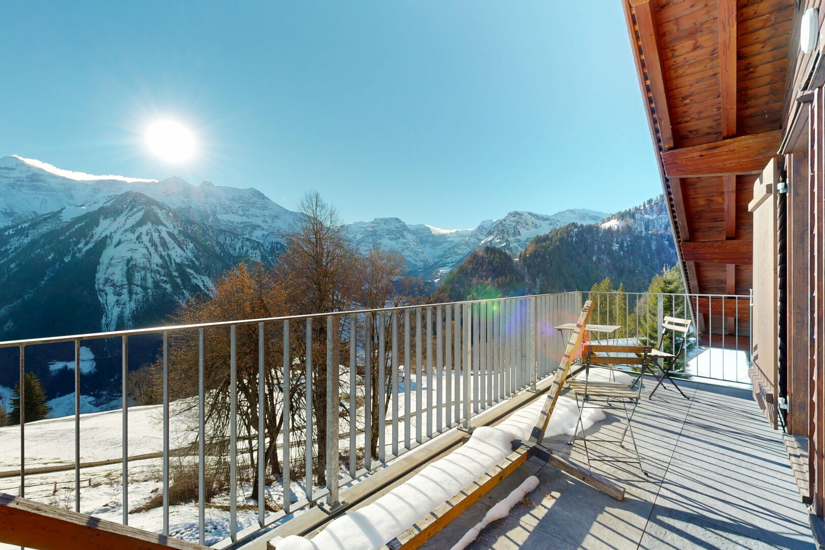balcon avec mountain view, vue sur la montagne, from property, et day time