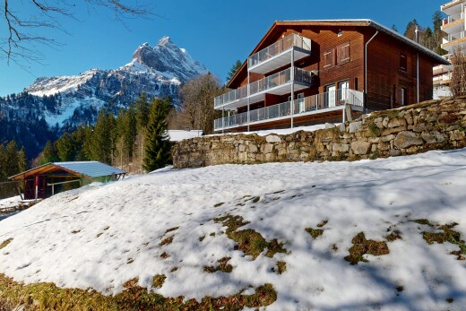 façade avec snow, apartment complex view, day time, vue sur la montagne, et balcon