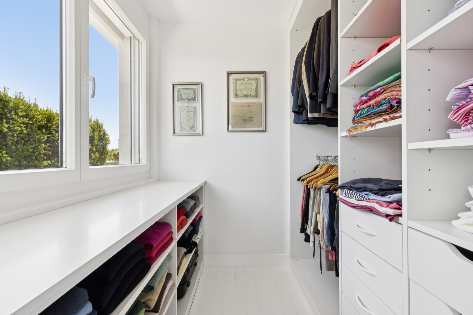 begehbarer kleiderschrank mit begehbarer kleiderschrank und light floor