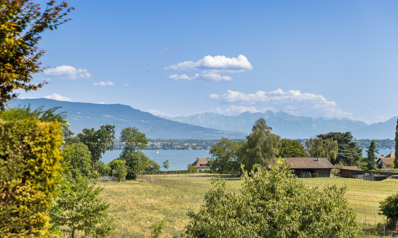 vue sur la montagne avec day time, mountain view, vue sur la montagne, water view, et vue sur l'eau