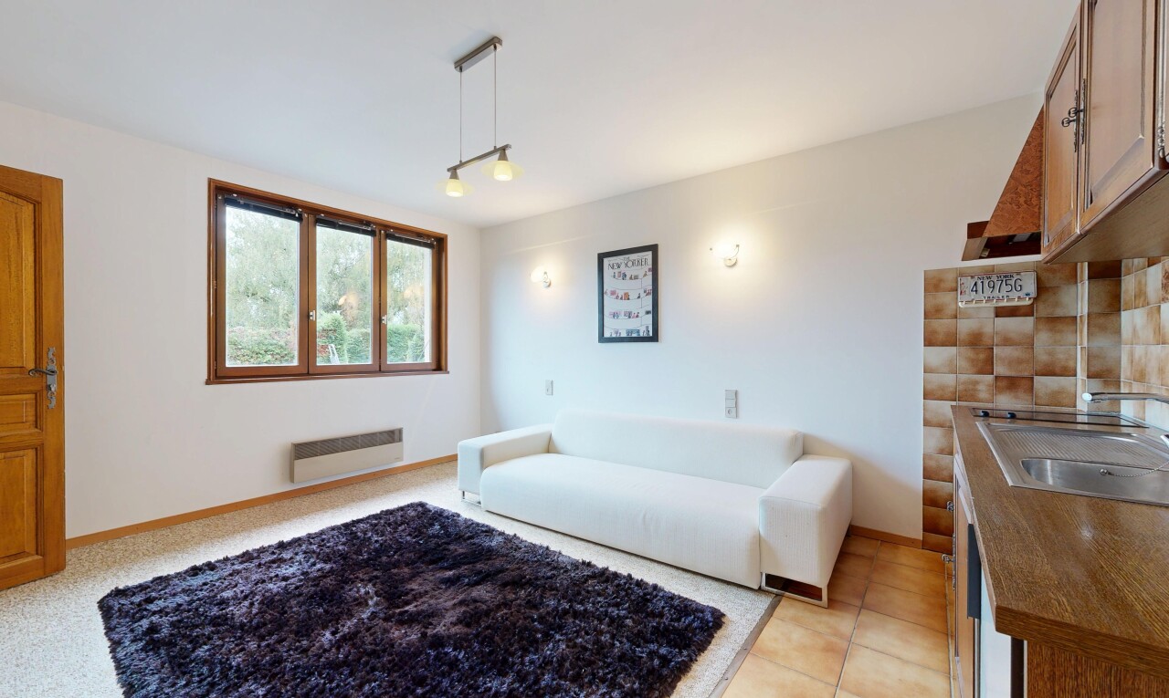 chambre avec natural light, lumière naturelle, drywall, cloison sèche, et radiateur