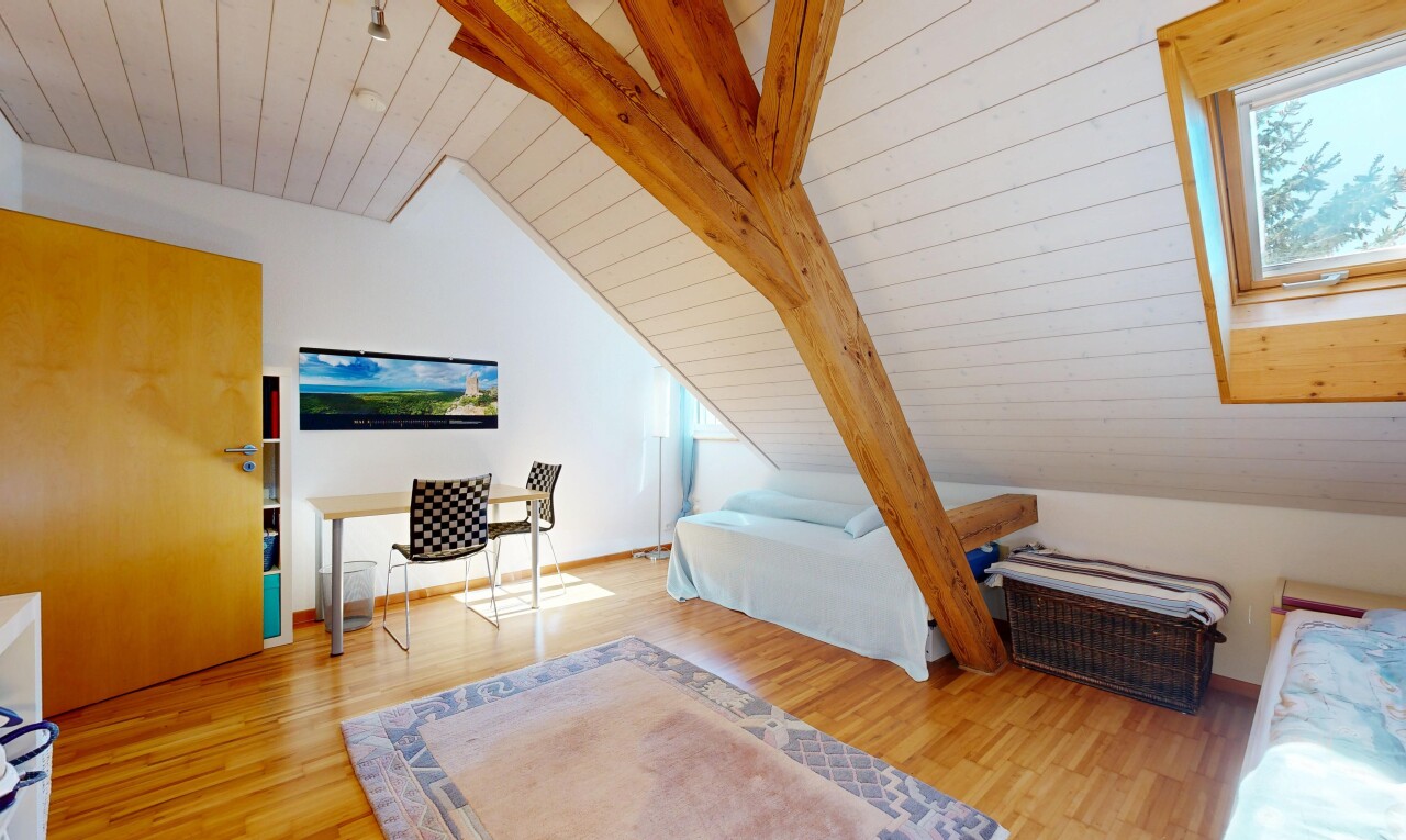 chambre avec wood ceiling, plafond en bois, pièce supplémentaire, beamed ceiling, et plafond à poutres
