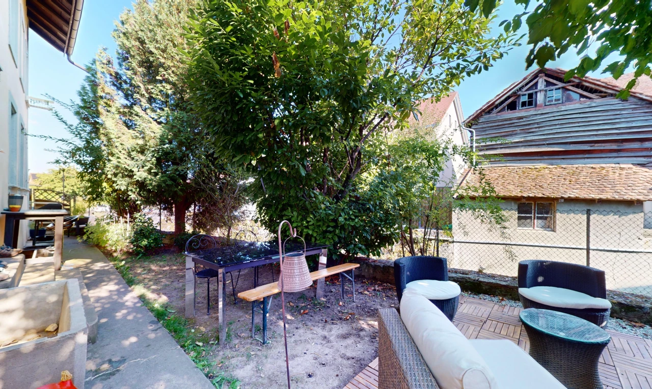 terrasse avec espace de vie extérieur et patio