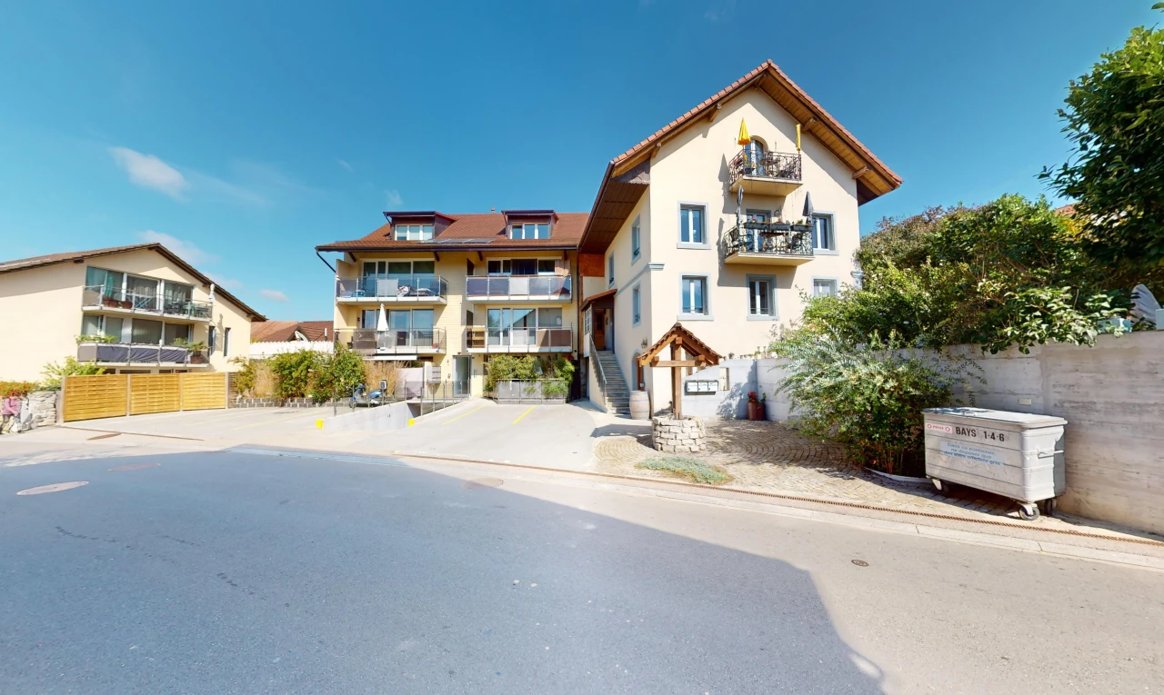 façade avec balcon