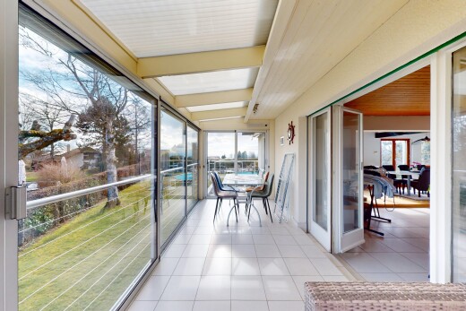 terrasse avec balcon