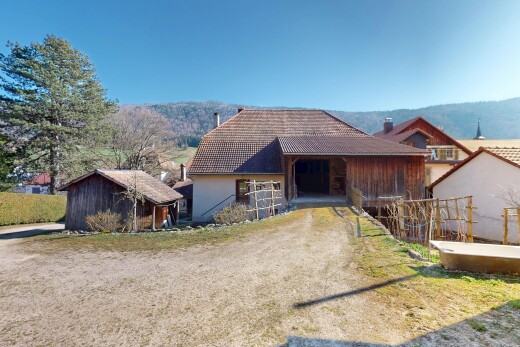 außenansicht mit ziegeldach und außenansicht