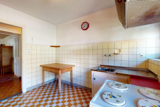 küche mit dunstabzugshaube, vinylboden, herd, fliesenwand, und gipskartonwand