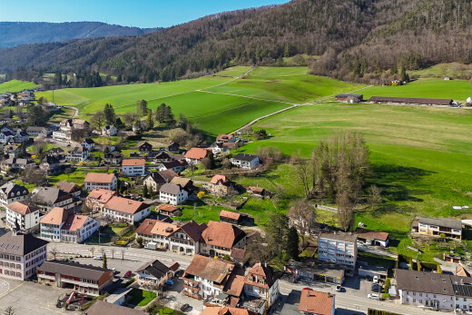 blick auf die berge mit golfplatzblick und blick auf die berge