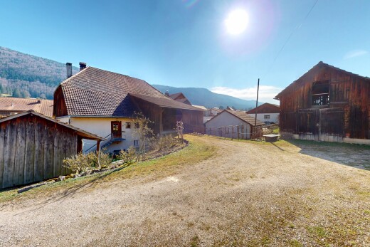 außenansicht mit blick auf die berge, ziegeldach, außenansicht, und scheune