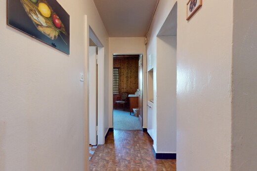 halle / korridor mit gipskartonwand und sockelleisten