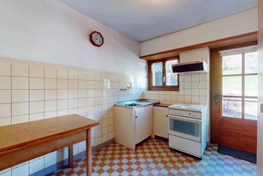 küche mit vinylboden, gipskartonwand, natürliches licht, dunstabzugshaube, und herd