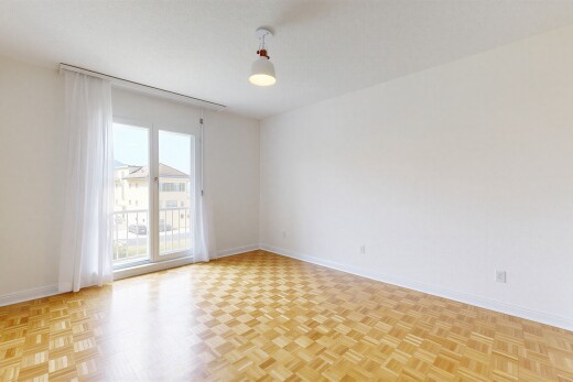 leerer raum mit wood finish floor, holzfußboden, parquet floor, drywall, und gipskartonwand