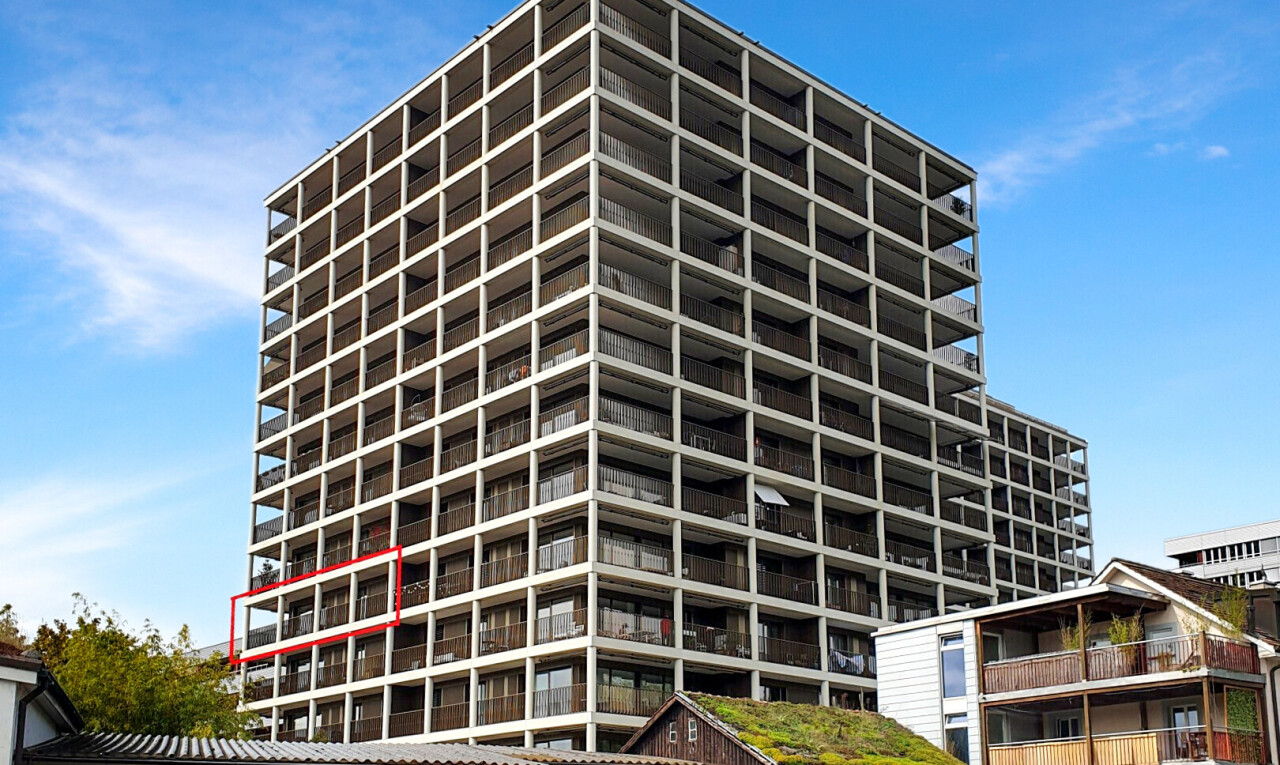 view of apartment building / complex