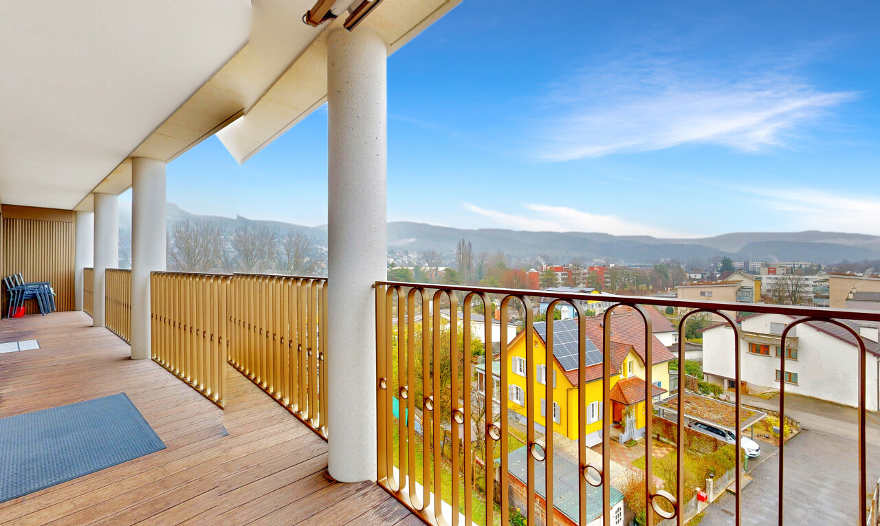 balcony featuring a mountain view