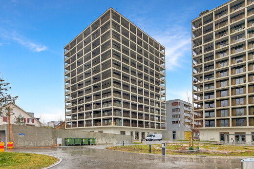 extérieur du bâtiment avec vue sur le complexe d'appartements, apartment complex view, day time, et from community