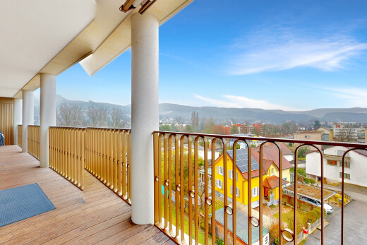 balcon avec vue sur la montagne, mountain view, balcon, day time, et from property