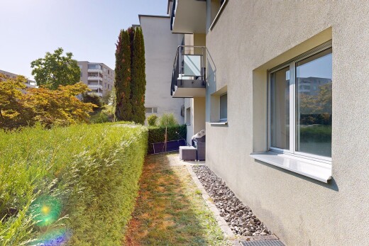 garten mit day time und balkon