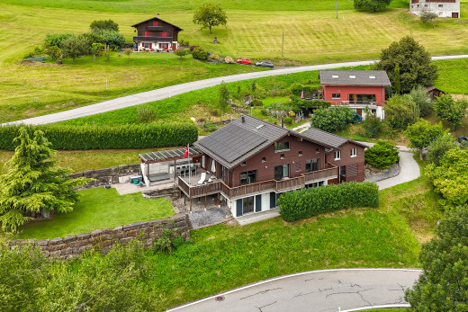 außenansicht mit ländliche aussicht und rasen